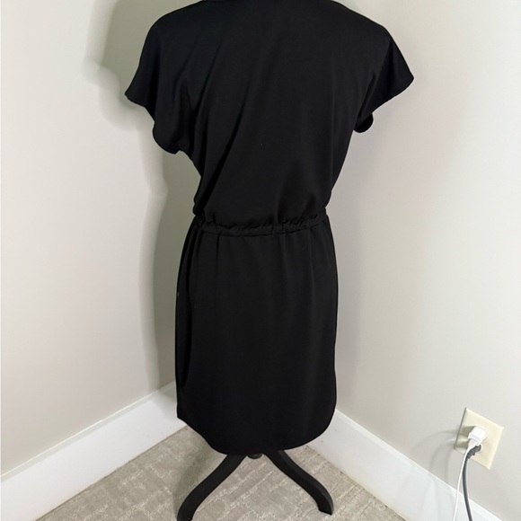 BE COOL Black V-Neck Dress - Picture 4 of 8